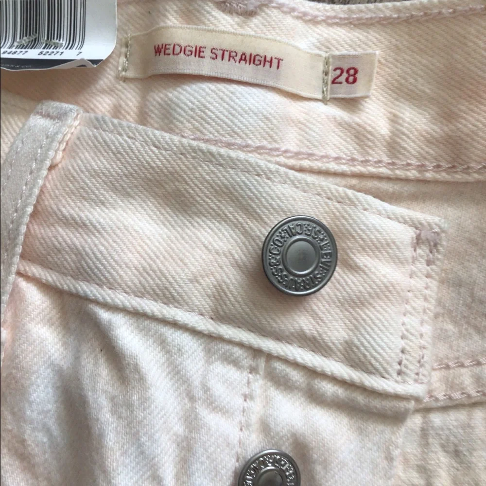 Levi’s Wedgie Hi Rise Straight Cropped🎀🎀 - Picture 11 of 13